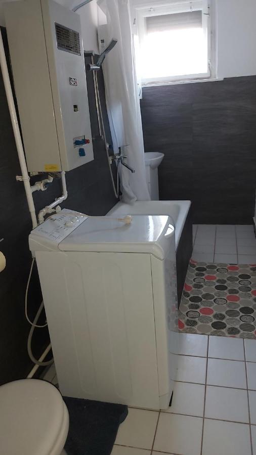 FREE PARKING - Tisza-parti Napfény Apartman Szeged Kültér fotó